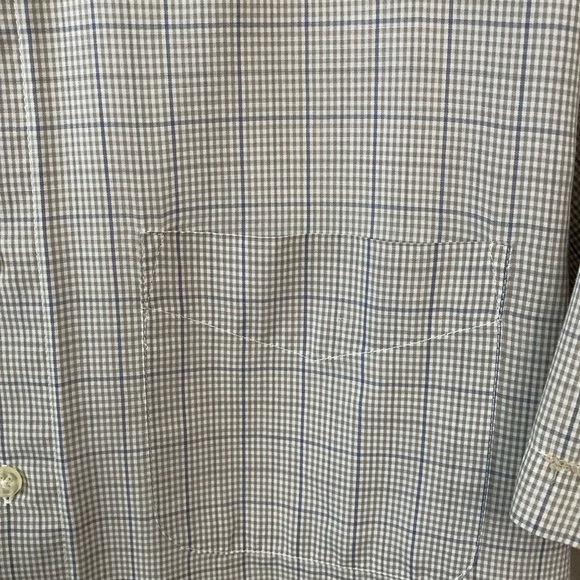 Van Heusen Button Down short Sleeves Dress Shirt Medium - Picture 4 of 6
